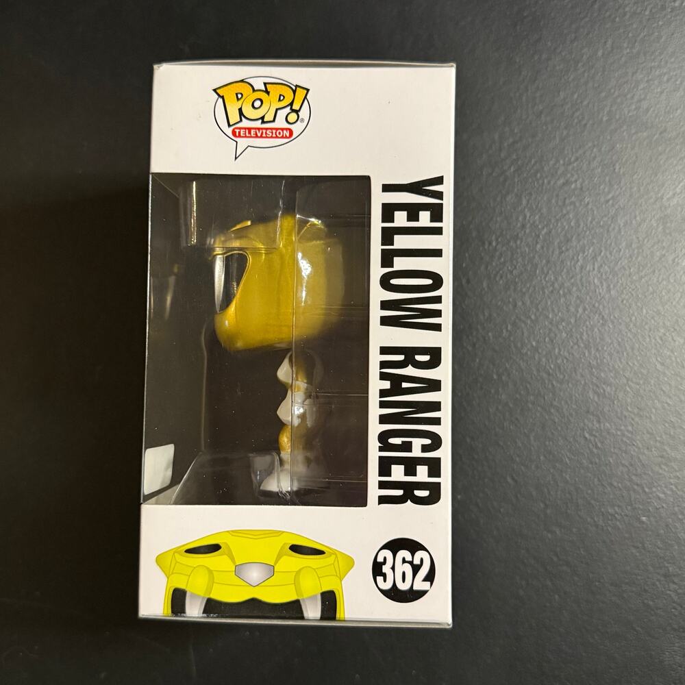 Funko Pop - Power Rangers - Yellow Ranger (Metallic) #362 - GameStop Exclusive - Picture 2 of 6